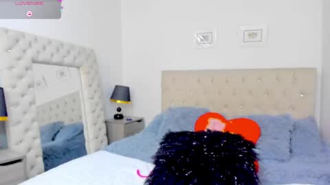 Evelyn online show from April 22, 9:39 am