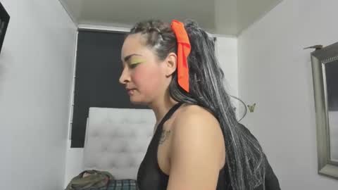 Evelyne online show from October 16, 2:58 am