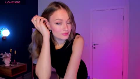 Evelyn online show from October 16, 1:30 am