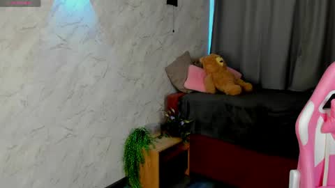 Evi online show from April 26, 1:14 am