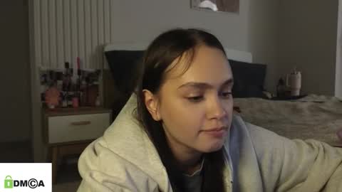 evi_woow online show from February 17, 9:25 pm