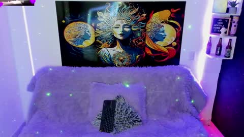 Snapshot of evie99_ chatting on January 25, 7:27 pm Evie99 online show from January 25, 7:27 pm