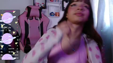 Evie Cloud online show from December 19, 8:45 pm