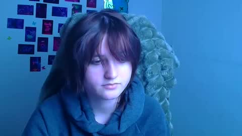 Evie online show from February 10, 7:44 am