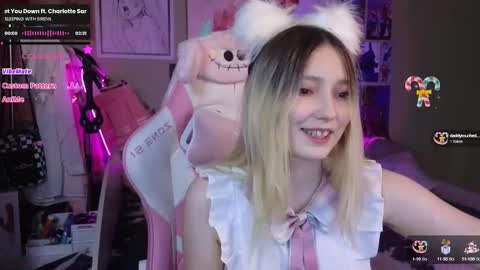 Evie online show from January 8, 8:39 pm