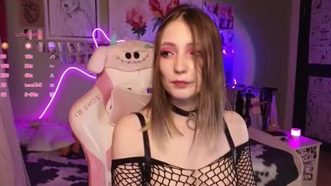 Evie online show from March 30, 12:21 am