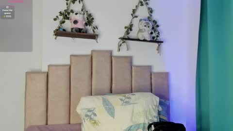 Ivi Alejandra  online show from April 22, 6:16 pm