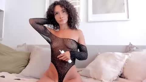 Evienne online show from July 24, 9:51 am