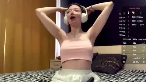 Snapshot of evonnesilvestre chatting on September 16, 9:17 am Eva online show from September 16, 9:17 am