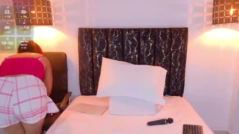 evvaa_moon online show from April 22, 12:35 pm