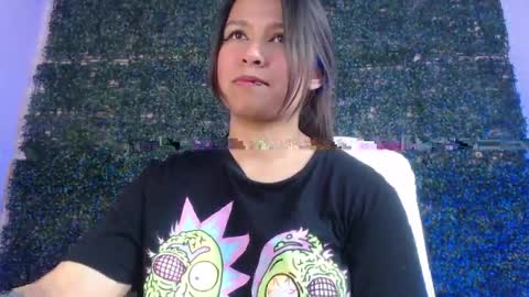 Im Evy online show from April 24, 5:38 pm