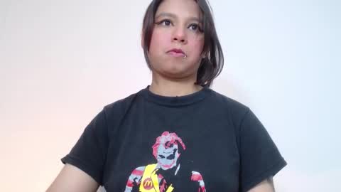 Im Evy online show from January 5, 5:49 pm