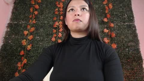 Im Evy online show from April 2, 4:48 pm