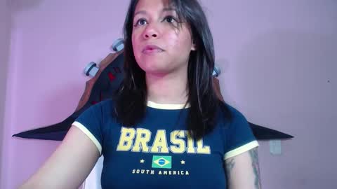 Im Evy online show from November 25, 3:36 pm