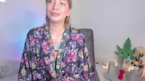 evyei online show from March 12, 1:19 pm