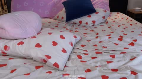 Snapshot of excellent_ella chatting on September 21, 9:19 am Ella for you online show from September 21, 9:19 am