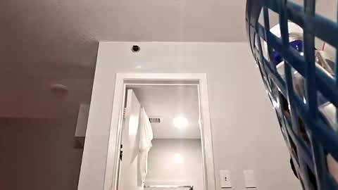 excitmama online show from March 11, 8:29 am