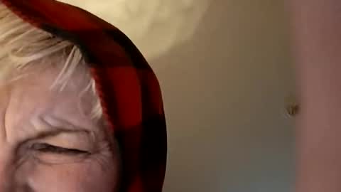 excitmama online show from March 8, 9:35 am