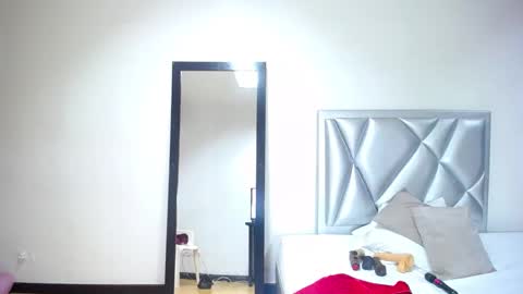 Snapshot of exotic_karmella chatting on February 19, 8:41 pm exotic_karmella online show from February 19, 8:41 pm