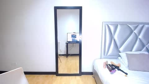 Snapshot of exotic_karmella chatting on December 4, 9:35 pm exotic_karmella online show from December 4, 9:35 pm