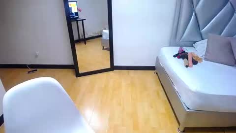 Snapshot of exotic_karmella chatting on December 6, 9:56 pm exotic_karmella online show from December 6, 9:56 pm