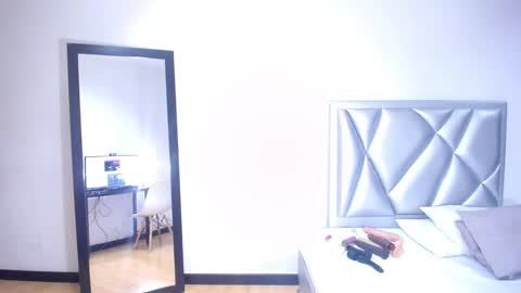 Snapshot of exotic_karmella chatting on December 14, 9:24 pm exotic_karmella online show from December 14, 9:24 pm
