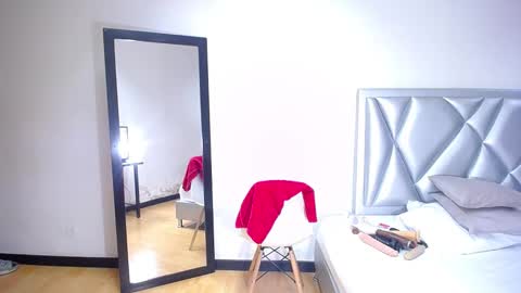 Snapshot of exotic_karmella chatting on December 21, 10:19 pm exotic_karmella online show from December 21, 10:19 pm