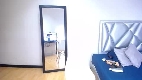 Snapshot of exotic_karmella chatting on October 16, 10:01 pm exotic_karmella online show from October 16, 10:01 pm