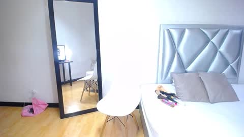 Snapshot of exotic_karmella chatting on February 22, 9:10 pm exotic_karmella online show from February 22, 9:10 pm