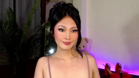 Candy  online show from December 20, 1:00 pm