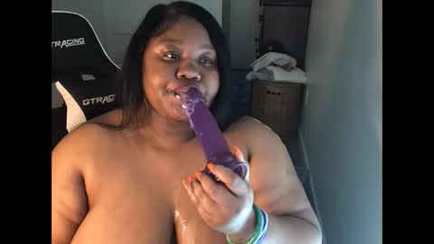 Snapshot of explosivekitty69 chatting on September 30, 8:13 pm Miss Kitty online show from September 30, 8:13 pm