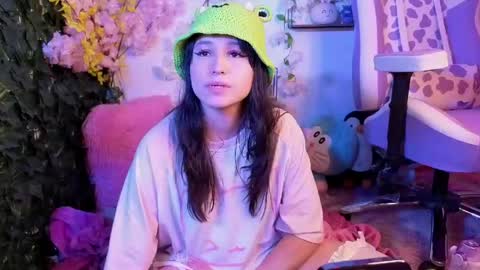 eymmy_24 online show from June 5, 6:52 am