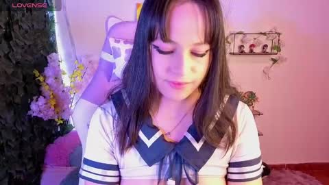 eymmy_24 online show from April 23, 2:52 am