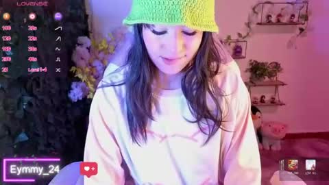 eymmy_24 online show from June 12, 1:35 am