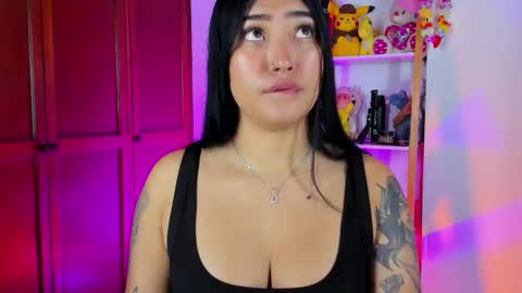 Snapshot of eymy_hadid_ chatting on October 18, 6:53 pm Emily online show from October 18, 6:53 pm