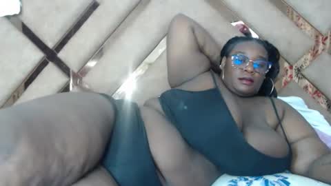 eyshaexotii online show from May 14, 2:39 am