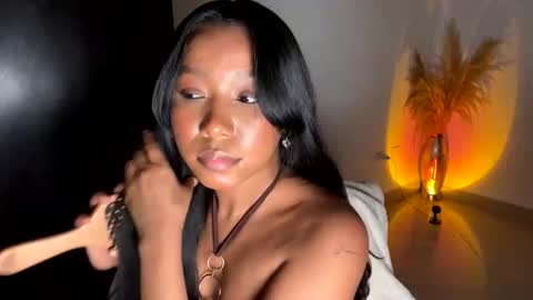 Thianna online show from January 19, 4:36 pm