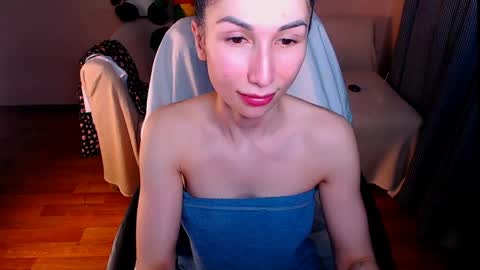 Elli  online show from April 26, 10:07 pm