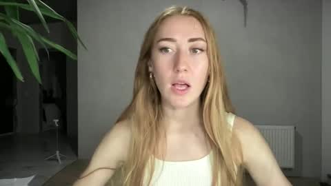 fairy_face online show from October 11, 10:23 pm