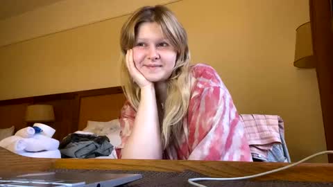 Snapshot of fairydreams_ chatting on December 11, 2:54 pm Arisha online show from December 11, 2:54 pm