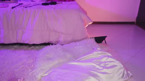 Sara  REMEMBER TO LEAVE A THUMB UP online show from March 11, 3:00 am