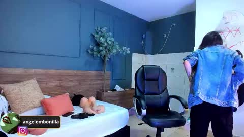Snapshot of fallen_angel999777 chatting on October 20, 12:41 pm Megan 630 1330 -5 online show from October 20, 12:41 pm