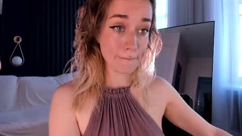 fancyamelia online show from June 25, 7:02 am