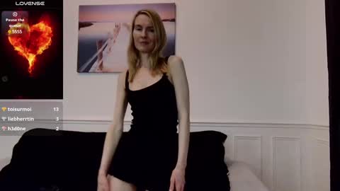 Snapshot of fanny_posy chatting on February 23, 1:53 am Fanny online show from February 23, 1:53 am