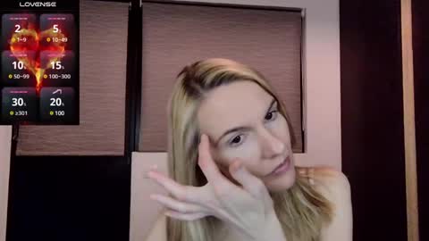 Snapshot of fanny_posy chatting on February 13, 3:24 pm Fanny online show from February 13, 3:24 pm