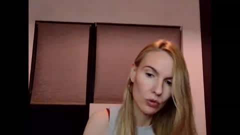 Snapshot of fanny_posy chatting on January 7, 4:05 pm Fanny online show from January 7, 4:05 pm