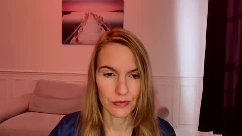 Snapshot of fanny_posy chatting on December 4, 10:57 am Fanny online show from December 4, 10:57 am