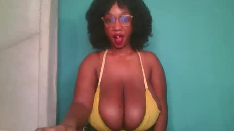 Snapshot of fantasymelons1 chatting on October 20, 12:19 pm Fantasy melons online show from October 20, 12:19 pm
