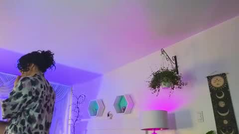 Farah online show from January 7, 5:49 pm