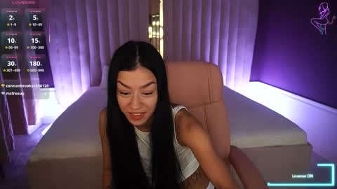 Snapshot of fatalenellie chatting on September 26, 8:50 pm Nellie online show from September 26, 8:50 pm